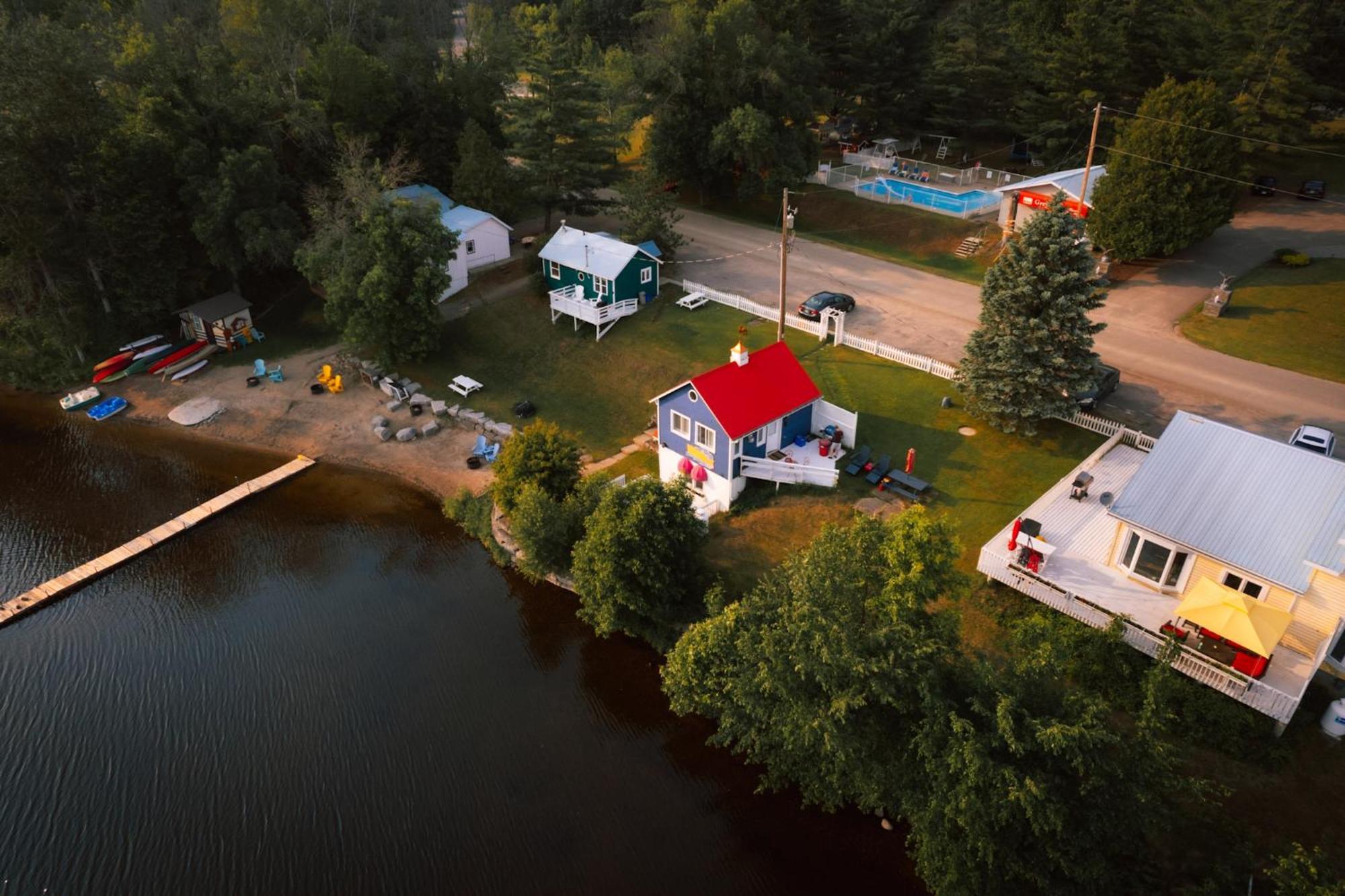 Greystone On Golden Lake Deacon エクステリア 写真