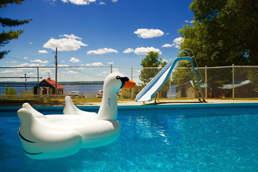 Greystone On Golden Lake Deacon エクステリア 写真