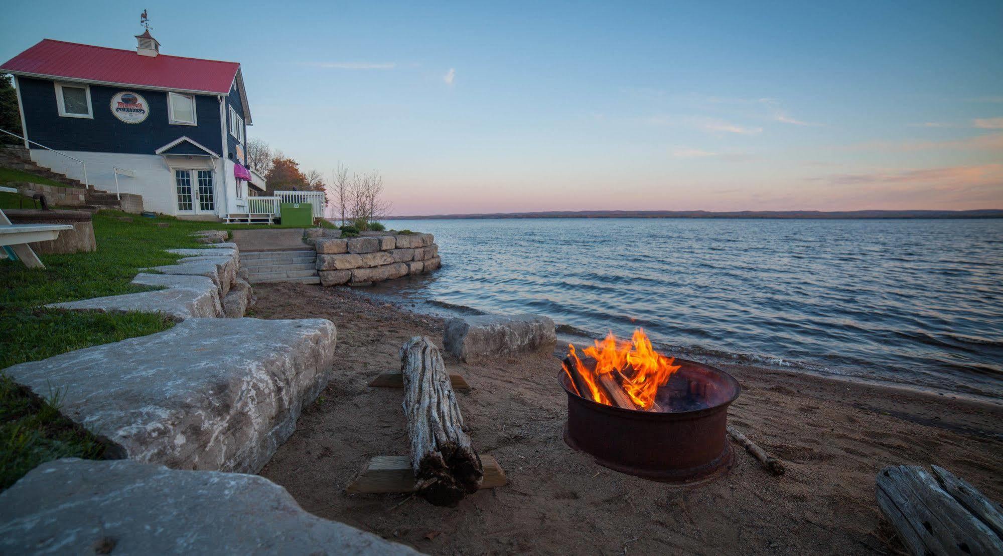 Greystone On Golden Lake Deacon エクステリア 写真